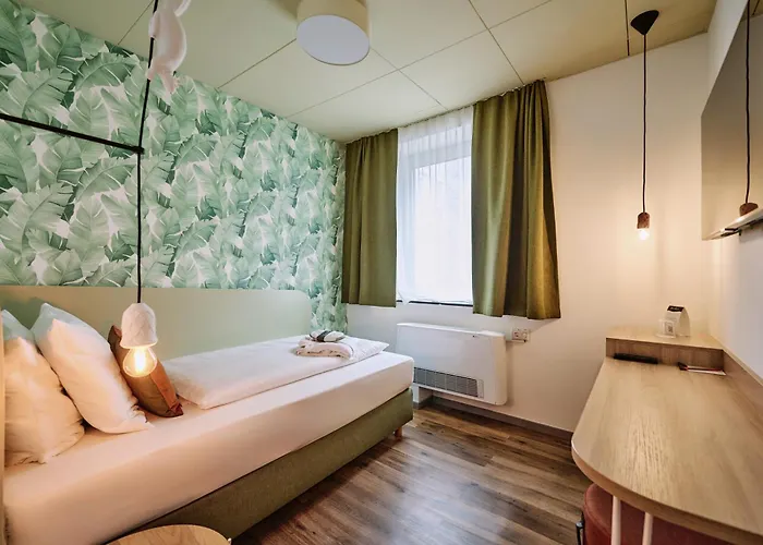 The Weekend 4*