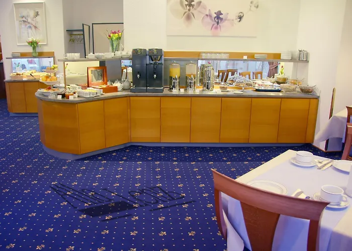 Hotel The Weekend 4*